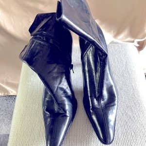 Black Nine West ankle length medium heel boots, size 8.5